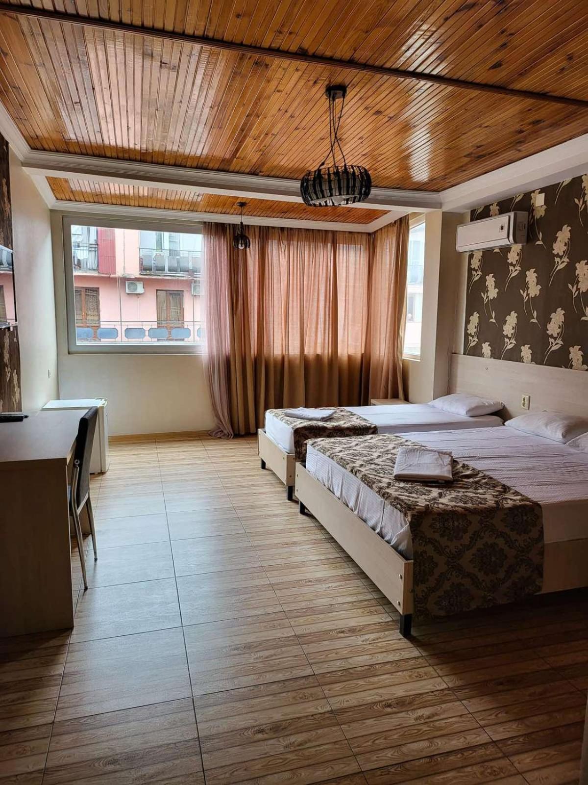 Hotel Elio Batumi Exterior photo