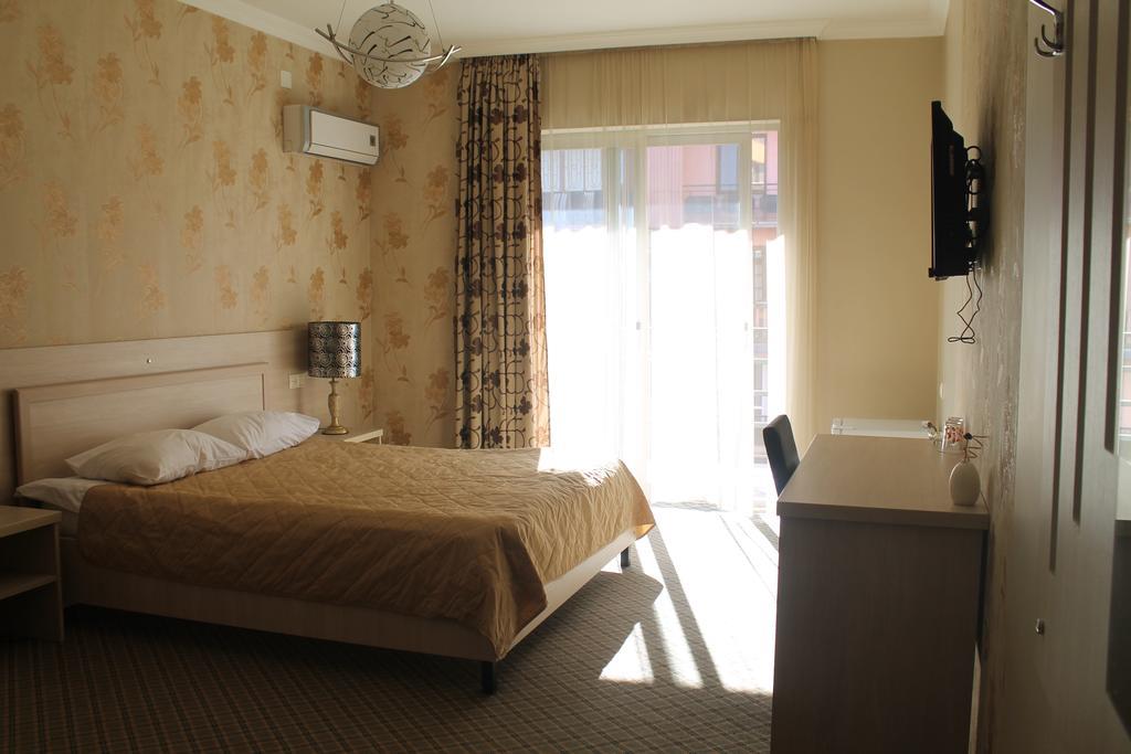 Hotel Elio Batumi Exterior photo